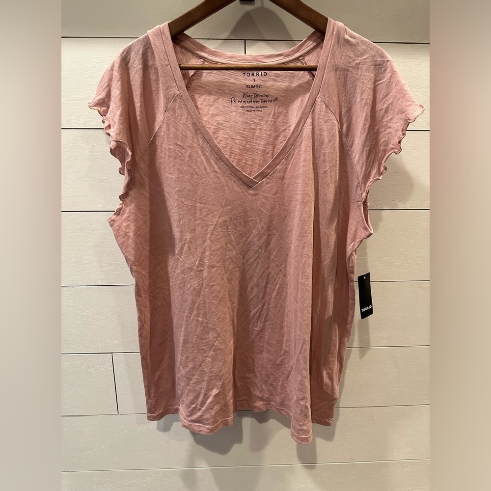 Torrid Flutter Sleeve T- Shirt- size 1 (14-16)